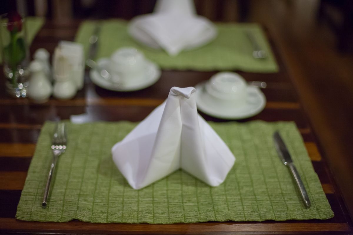 How to Fold Linen Napkins