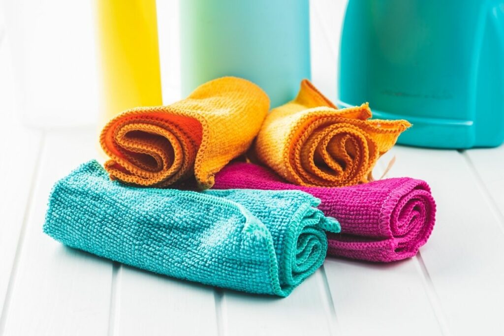 How to Clean with a Microfiber Cloth