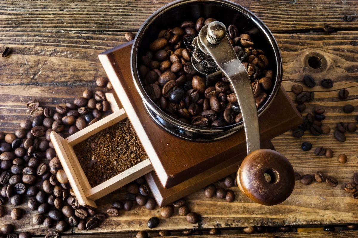 18 Tips on How to Clean a Coffee Grinder