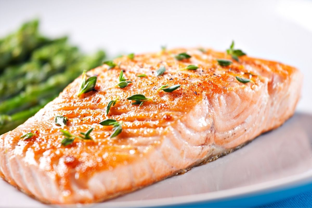 How to reheat salmon?