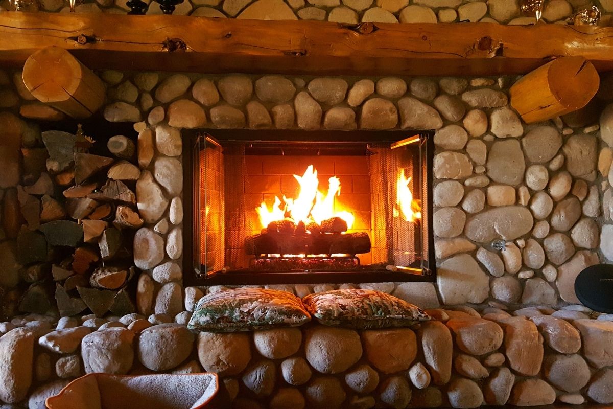 The Complete Guide For How To Clean Fireplace Glass