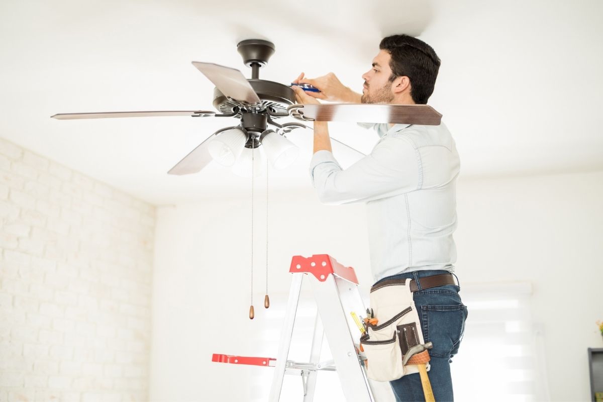 How to remove a ceiling fan